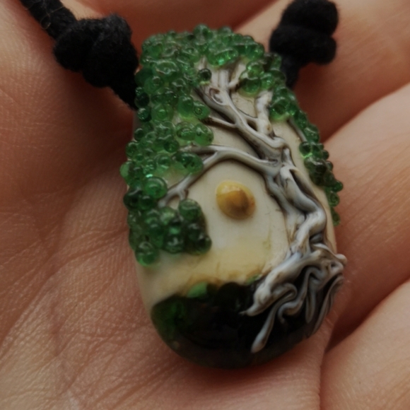 Handmade glass bead necklace - Picture 3 of 3